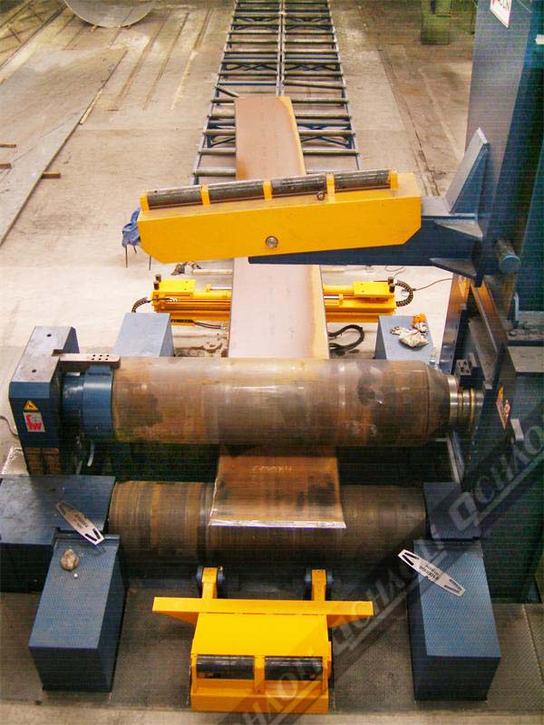 W11X三輥水平下調式卷板機